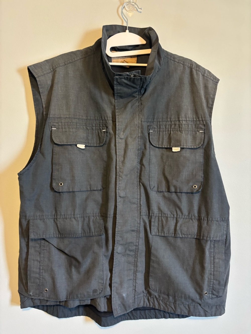 Men's Sleeveless Field Vest - Charcoal Gray